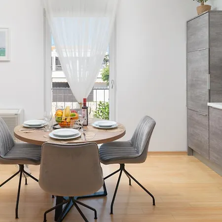 Sunny With Seaview 1314 Appartement *