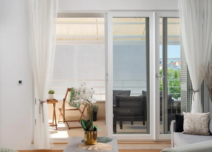 Апартаменты Sunny With Seaview 1314